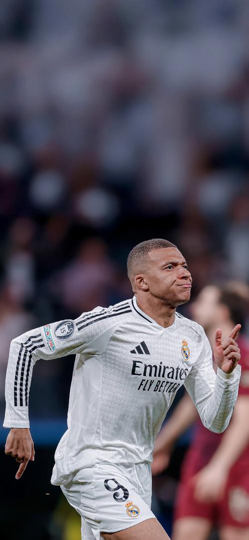 尤尔曼德：哈兰德是最好的前锋之一，但足球始终是团队运动（尤尔曼德：哈兰德跻身一流锋线，但足球归根结底是团队运动）