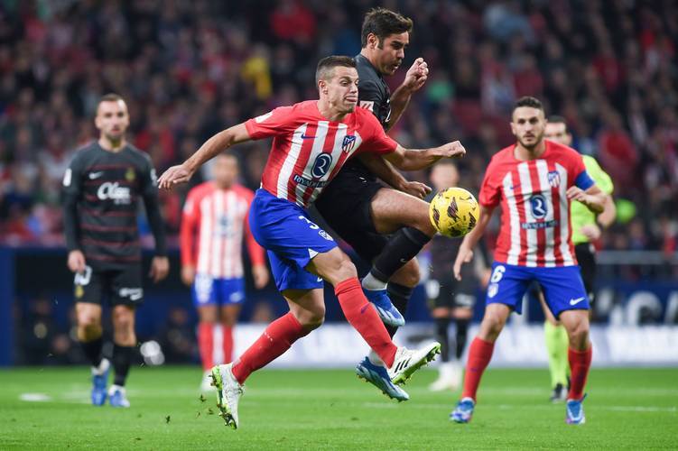 无文班马刺照样杀疯了！瓦塞尔35+7三分对轰穆雷，约基奇8次出手引争议（马刺缺少文班仍火力全开！瓦塞尔35分7记三分对飙穆雷，约基奇仅8次出手惹热议）