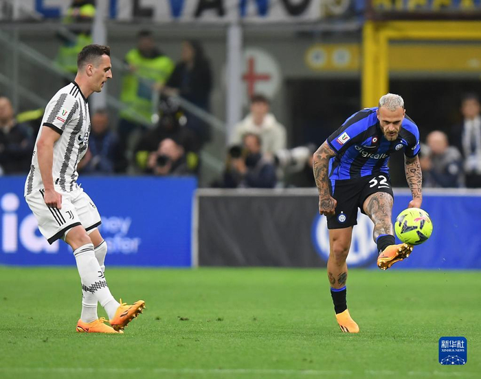 瓜迪奥拉：斯通斯将缺席本轮欧冠，阿隆索知道怎么挽回局势（瓜帅：斯通斯无缘本轮欧冠，阿隆索有办法扭转战局）