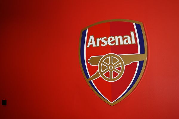 NBA：湖人险胜火箭 詹姆斯砍下38分（詹姆斯狂砍38分，湖人惊险力克火箭）