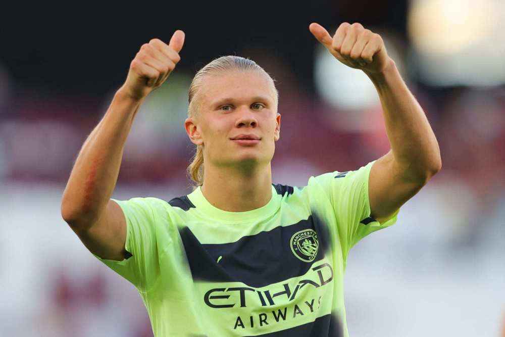 405次！梅西超越普斯卡什，独享足球历史助攻第一人荣誉（405次助攻！梅西超越普斯卡什，独享足坛历史助攻王）