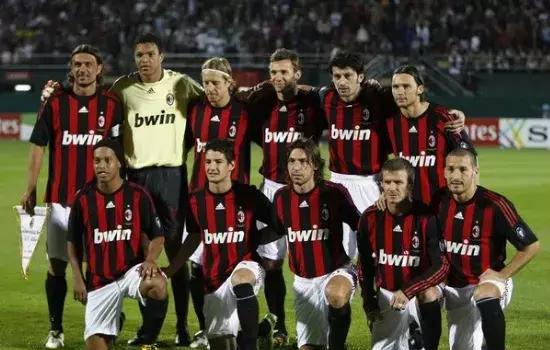 马奎尔：建议废除大部分VAR干预，保留门线技术和越位判罚（马奎尔呼吁取消大部分VAR介入，仅保留门线技术与越位判定）