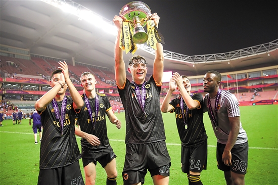 国安队备战亚冠：两天假期后的全力以赴（国安备战亚冠：两日休整后全情投入）