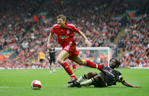 曼联无法复兴 阿莫林临场够差劲 主场1-1西汉姆联领先就乱换人