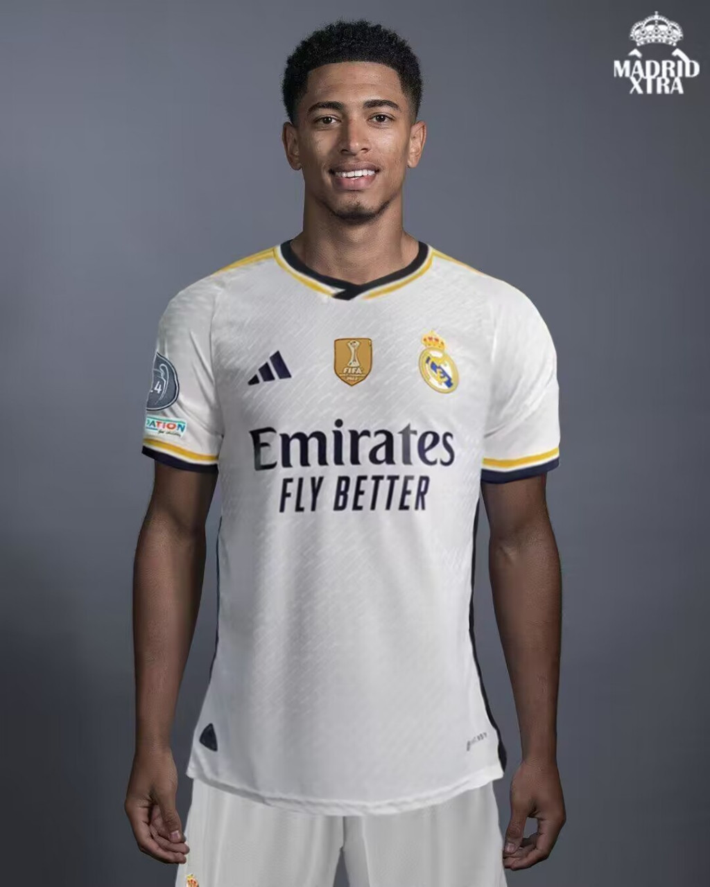 达成尤文生涯200场里程碑，洛卡特利获赠纪念球衣（洛卡特利迎尤文生涯第200场，获赠纪念球衣）