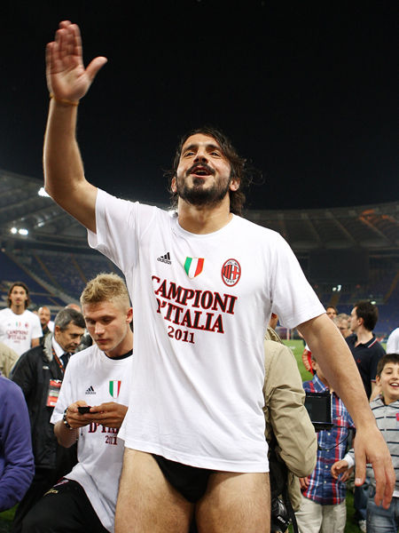 全尤文：巴萨对DV9很感兴趣，热刺、切尔西和拜仁也在关注情况（全尤文：巴萨看上DV9，热刺、切尔西及拜仁同样在跟进）