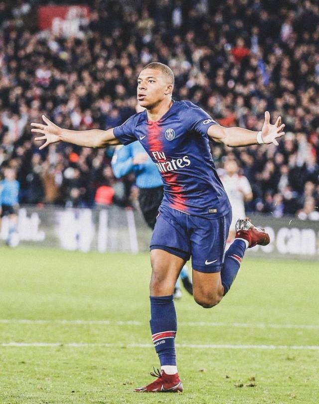 西媒：拉莫斯希望回欧洲主流联赛，他渴望回国家队参加世界杯（西媒：拉莫斯盼重返欧洲主流联赛，力争回归国家队出战世界杯）