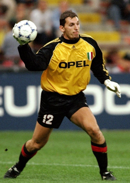 被针对了一整场，却笑到最后（整场遭针对，终成赢家）