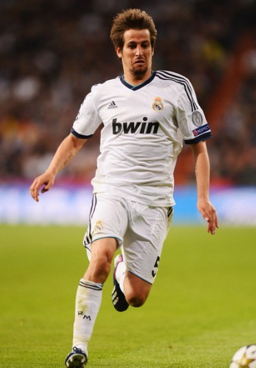 图片报：拜仁极端球迷团体故意燃放烟火以避开欧冠淘汰赛禁令（德媒《图片报》：拜仁极端球迷为规避欧冠淘汰赛禁令故意燃放烟火）