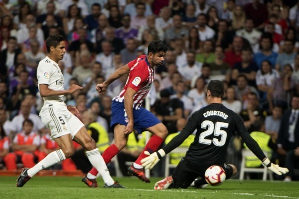 卡雷拉斯：我的位置是左边卫，但能适应教练在任何时候的要求（卡雷拉斯：主打左边卫，也能随时适应教练安排）