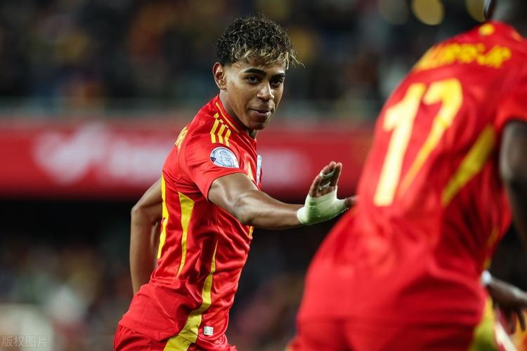 白宫发言人：特朗普将出席在华盛顿举行的世界杯抽签仪式（白宫称特朗普将出席华盛顿举行的世界杯抽签仪式）