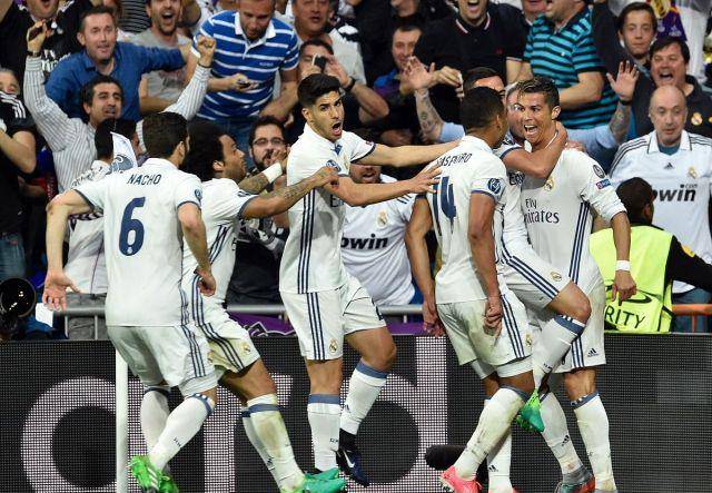 芒特传射建功当选最佳，曼联4比1大胜狼队（曼联4-1大胜狼队，芒特传射当选全场最佳）