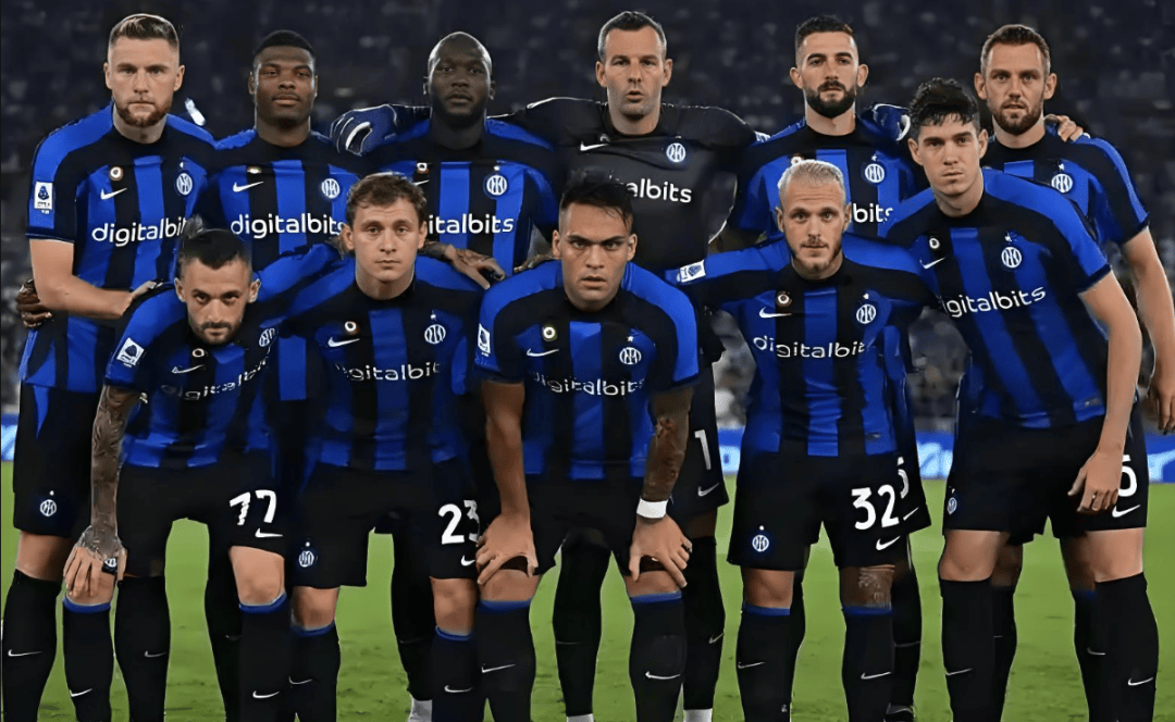 荷兰大名单：范戴克领衔；费耶诺德球员瓦伦特首次入选（荷兰队名单公布：范戴克压阵，费耶诺德的瓦伦特首次入选）