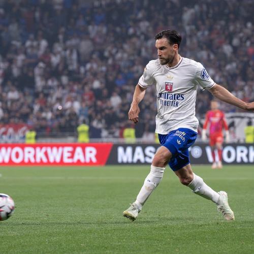 韩K联半场：门将失误朱基奇收空门大礼，济州暂0-1安养